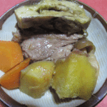 料理をお皿に盛った写真